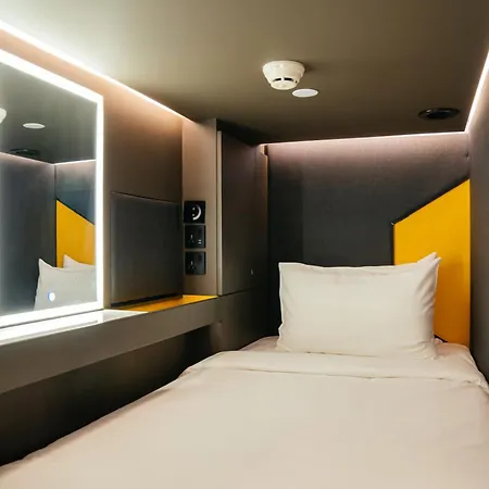 Capsuletransit Sleep Lounge Klia T1 Airport Hotel - Landside, Public Area At Lvl 5 Sepang Exterior photo