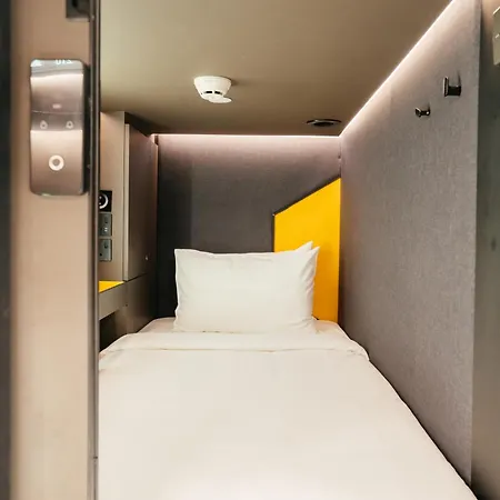 Capsuletransit Sleep Lounge Klia T1 Airport Hotel - Landside, Public Area At Lvl 5 Sepang Exterior photo