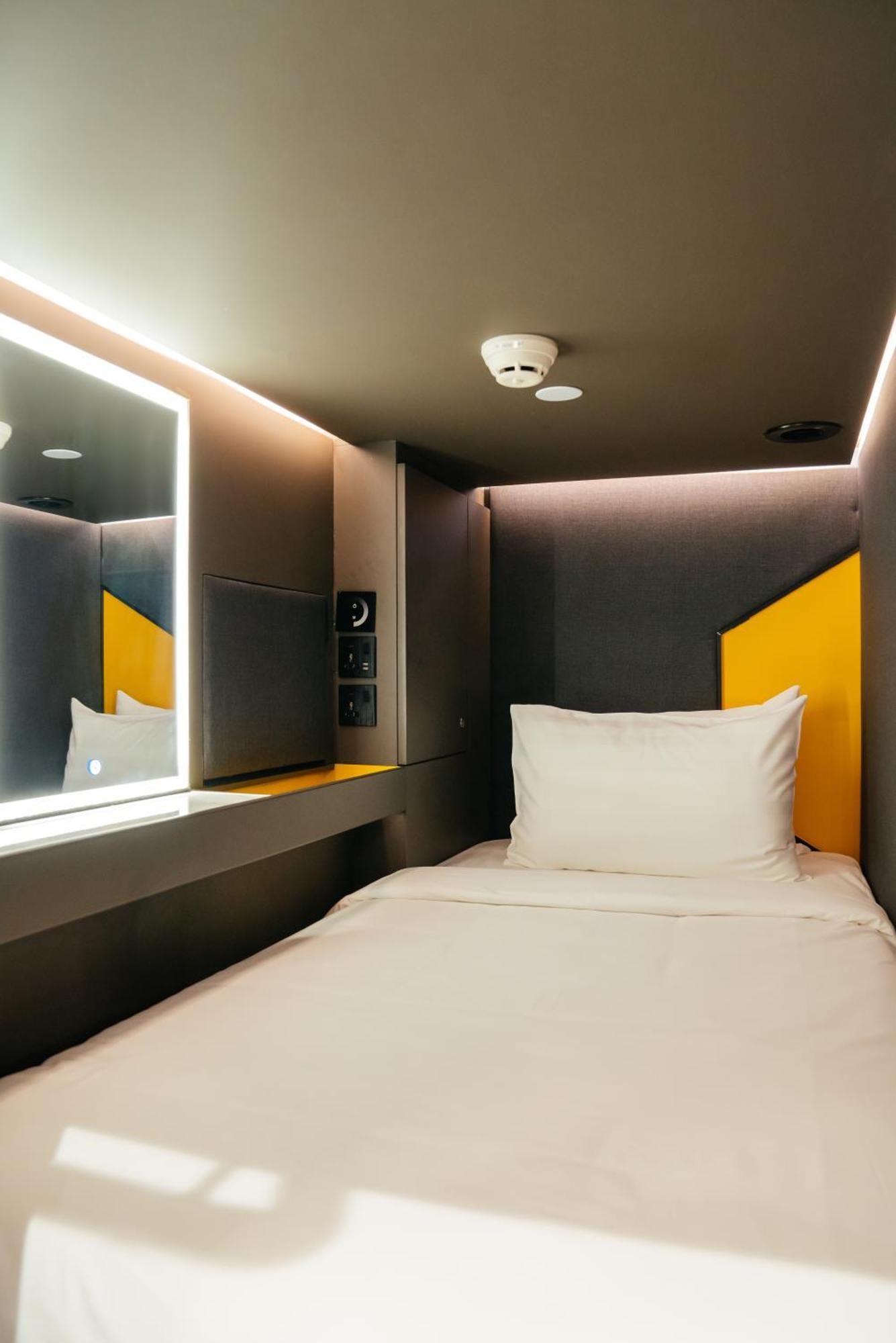 Capsuletransit Sleep Lounge Klia T1 Airport - Landside, Public Area At Lvl 5 * Sepang
