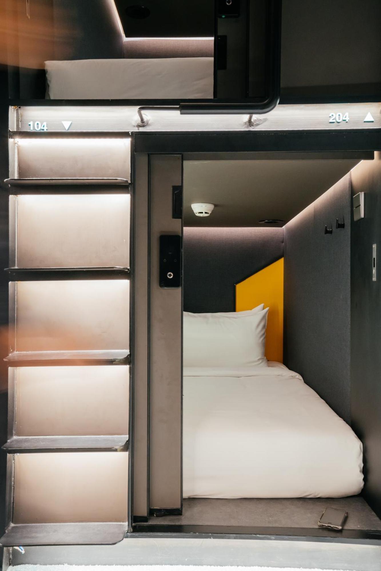 Capsuletransit Sleep Lounge Klia T1 Airport - Landside, Public Area At Lvl 5 Capsule hotel Sepang